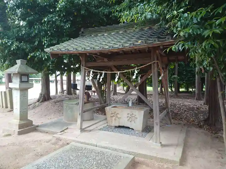 総社(白鳥町)の手水舎