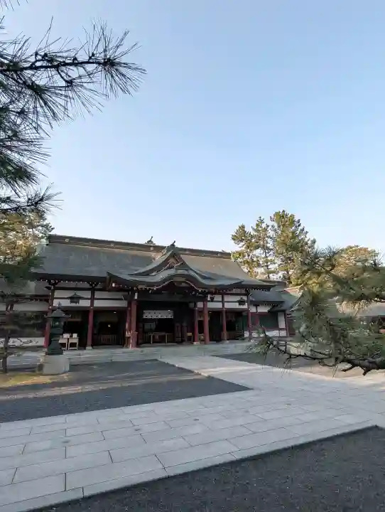 氣比神宮の{uncategorized: "未分類", other: "その他", undefined: "問題あり", building: "その他建物", grave: "お墓", sacred_gate: "鳥居", guardian: "狛犬", statue: "像", buddha: "仏像", history: "歴史", nature: "自然", garden: "庭園", animal: "動物", pagoda: "塔", temizu: "手水舎", mountain_gate: "山門・神門", sanctuary: "本殿・本堂", subordinate: "末社・摂社", art: "芸術", scenery: "景色", jizo: "地蔵", ema: "絵馬", goshuin: "御朱印", omikuji: "おみくじ", items: "授与品その他", amulet: "お守り", goshuincho: "御朱印帳", eats: "食事", festival: "お祭り", votive_dance: "神楽", shichigosan: "七五三参", wedding: "結婚式", experience: "体験その他", initially: "初詣", around: "周辺", anti_infection: "感染症対策"}