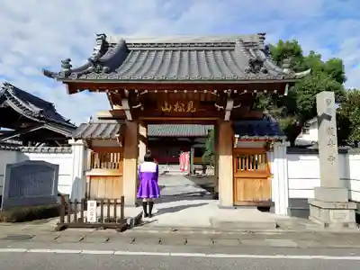 観音寺の山門・神門
