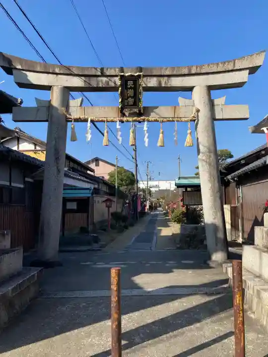 天満宮の{uncategorized: "未分類", other: "その他", undefined: "問題あり", building: "その他建物", grave: "お墓", sacred_gate: "鳥居", guardian: "狛犬", statue: "像", buddha: "仏像", history: "歴史", nature: "自然", garden: "庭園", animal: "動物", pagoda: "塔", temizu: "手水舎", mountain_gate: "山門・神門", sanctuary: "本殿・本堂", subordinate: "末社・摂社", art: "芸術", scenery: "景色", jizo: "地蔵", ema: "絵馬", goshuin: "御朱印", omikuji: "おみくじ", items: "授与品その他", amulet: "お守り", goshuincho: "御朱印帳", eats: "食事", festival: "お祭り", votive_dance: "神楽", shichigosan: "七五三参", wedding: "結婚式", experience: "体験その他", initially: "初詣", around: "周辺", anti_infection: "感染症対策"}