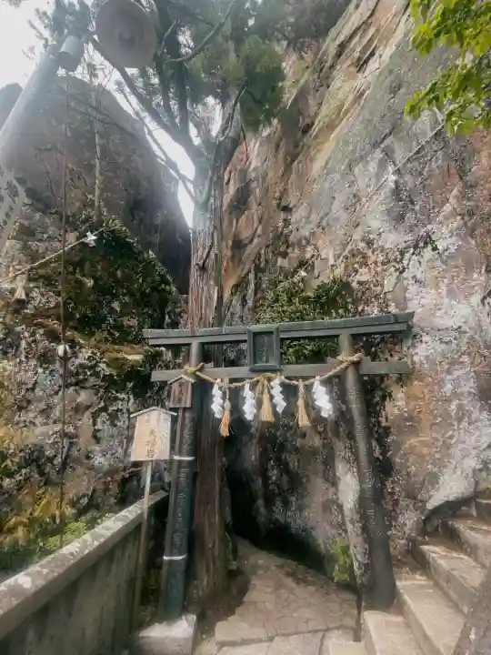 阿賀神社の{uncategorized: "未分類", other: "その他", undefined: "問題あり", building: "その他建物", grave: "お墓", sacred_gate: "鳥居", guardian: "狛犬", statue: "像", buddha: "仏像", history: "歴史", nature: "自然", garden: "庭園", animal: "動物", pagoda: "塔", temizu: "手水舎", mountain_gate: "山門・神門", sanctuary: "本殿・本堂", subordinate: "末社・摂社", art: "芸術", scenery: "景色", jizo: "地蔵", ema: "絵馬", goshuin: "御朱印", omikuji: "おみくじ", items: "授与品その他", amulet: "お守り", goshuincho: "御朱印帳", eats: "食事", festival: "お祭り", votive_dance: "神楽", shichigosan: "七五三参", wedding: "結婚式", experience: "体験その他", initially: "初詣", around: "周辺", anti_infection: "感染症対策"}
