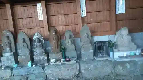 武蔵寺の像