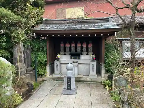 西光寺の{uncategorized: "未分類", other: "その他", undefined: "問題あり", building: "その他建物", grave: "お墓", sacred_gate: "鳥居", guardian: "狛犬", statue: "像", buddha: "仏像", history: "歴史", nature: "自然", garden: "庭園", animal: "動物", pagoda: "塔", temizu: "手水舎", mountain_gate: "山門・神門", sanctuary: "本殿・本堂", subordinate: "末社・摂社", art: "芸術", scenery: "景色", jizo: "地蔵", ema: "絵馬", goshuin: "御朱印", omikuji: "おみくじ", items: "授与品その他", amulet: "お守り", goshuincho: "御朱印帳", eats: "食事", festival: "お祭り", votive_dance: "神楽", shichigosan: "七五三参", wedding: "結婚式", experience: "体験その他", initially: "初詣", around: "周辺", anti_infection: "感染症対策"}