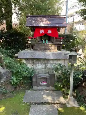 玉井稲荷神社の{uncategorized: "未分類", other: "その他", undefined: "問題あり", building: "その他建物", grave: "お墓", sacred_gate: "鳥居", guardian: "狛犬", statue: "像", buddha: "仏像", history: "歴史", nature: "自然", garden: "庭園", animal: "動物", pagoda: "塔", temizu: "手水舎", mountain_gate: "山門・神門", sanctuary: "本殿・本堂", subordinate: "末社・摂社", art: "芸術", scenery: "景色", jizo: "地蔵", ema: "絵馬", goshuin: "御朱印", omikuji: "おみくじ", items: "授与品その他", amulet: "お守り", goshuincho: "御朱印帳", eats: "食事", festival: "お祭り", votive_dance: "神楽", shichigosan: "七五三参", wedding: "結婚式", experience: "体験その他", initially: "初詣", around: "周辺", anti_infection: "感染症対策"}