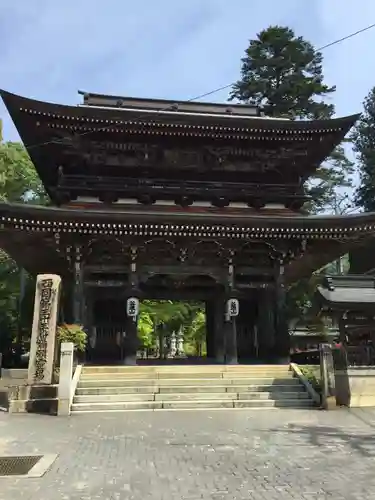 華厳寺の山門