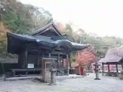 川見薬師寺の本殿