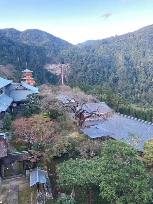 青岸渡寺の建物その他