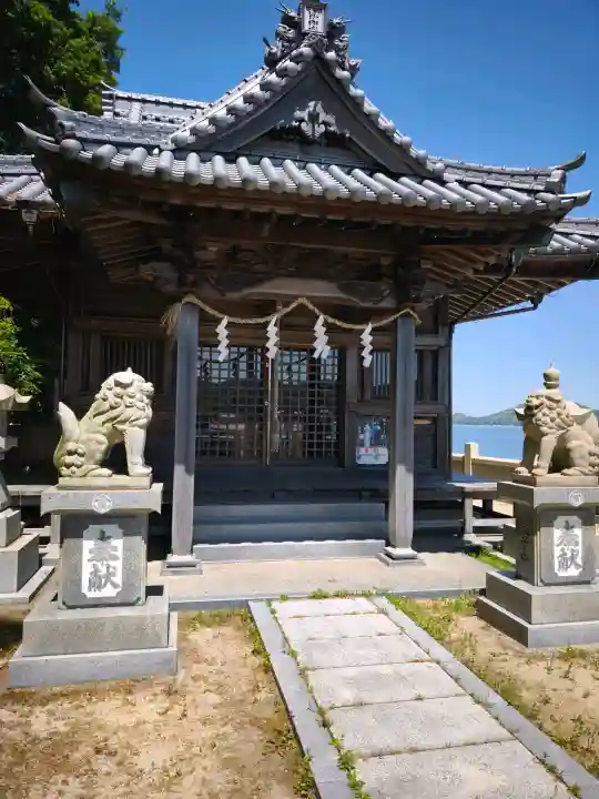 龍神社の{uncategorized: "未分類", other: "その他", undefined: "問題あり", building: "その他建物", grave: "お墓", sacred_gate: "鳥居", guardian: "狛犬", statue: "像", buddha: "仏像", history: "歴史", nature: "自然", garden: "庭園", animal: "動物", pagoda: "塔", temizu: "手水舎", mountain_gate: "山門・神門", sanctuary: "本殿・本堂", subordinate: "末社・摂社", art: "芸術", scenery: "景色", jizo: "地蔵", ema: "絵馬", goshuin: "御朱印", omikuji: "おみくじ", items: "授与品その他", amulet: "お守り", goshuincho: "御朱印帳", eats: "食事", festival: "お祭り", votive_dance: "神楽", shichigosan: "七五三参", wedding: "結婚式", experience: "体験その他", initially: "初詣", around: "周辺", anti_infection: "感染症対策"}