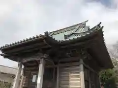 龍峰寺の本殿