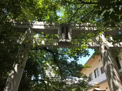 玉造稲荷神社の鳥居