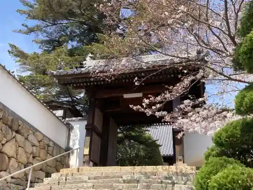 法然寺の山門