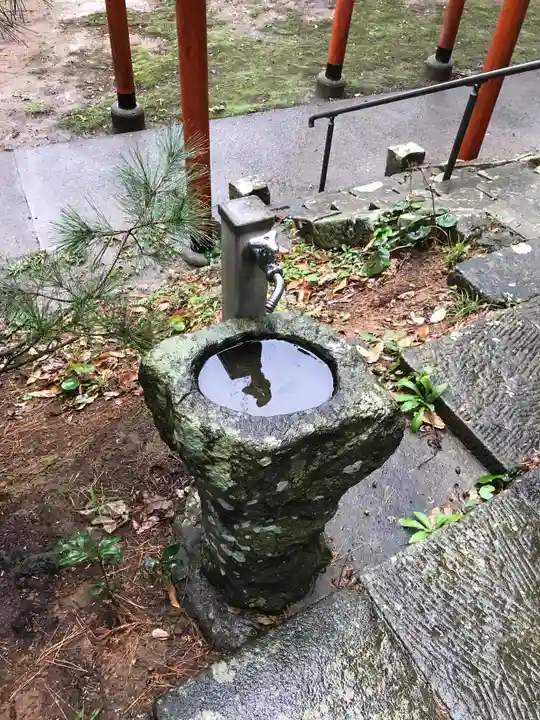 水玉稲荷神社の手水舎