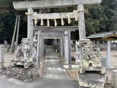 大庭神社の狛犬