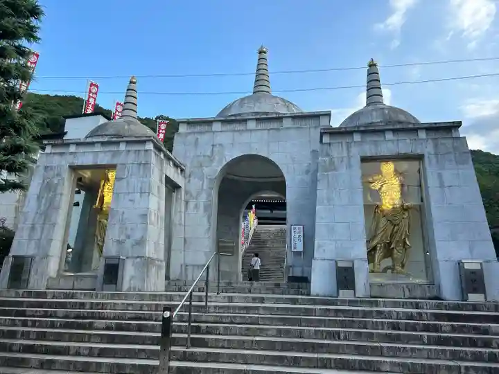 最上稲荷山妙教寺(岡山県)