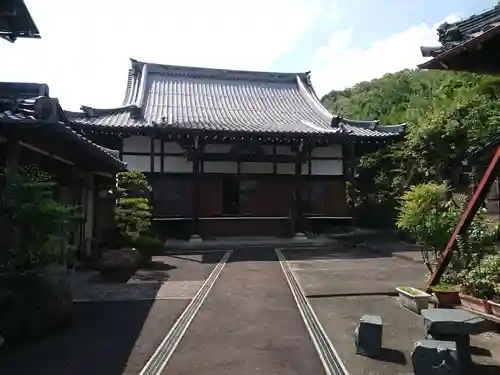 法然寺の本殿・本堂
