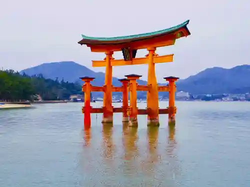 厳島神社の鳥居