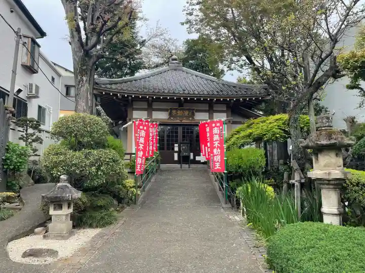 東光寺別院桜ヶ池不動院の{uncategorized: "未分類", other: "その他", undefined: "問題あり", building: "その他建物", grave: "お墓", sacred_gate: "鳥居", guardian: "狛犬", statue: "像", buddha: "仏像", history: "歴史", nature: "自然", garden: "庭園", animal: "動物", pagoda: "塔", temizu: "手水舎", mountain_gate: "山門・神門", sanctuary: "本殿・本堂", subordinate: "末社・摂社", art: "芸術", scenery: "景色", jizo: "地蔵", ema: "絵馬", goshuin: "御朱印", omikuji: "おみくじ", items: "授与品その他", amulet: "お守り", goshuincho: "御朱印帳", eats: "食事", festival: "お祭り", votive_dance: "神楽", shichigosan: "七五三参", wedding: "結婚式", experience: "体験その他", initially: "初詣", around: "周辺", anti_infection: "感染症対策"}