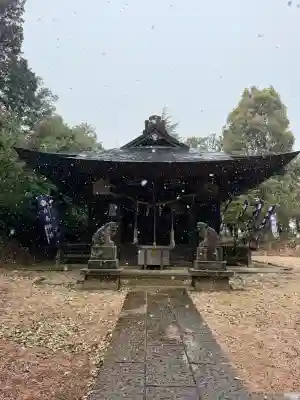 白鳥神社の{uncategorized: "未分類", other: "その他", undefined: "問題あり", building: "その他建物", grave: "お墓", sacred_gate: "鳥居", guardian: "狛犬", statue: "像", buddha: "仏像", history: "歴史", nature: "自然", garden: "庭園", animal: "動物", pagoda: "塔", temizu: "手水舎", mountain_gate: "山門・神門", sanctuary: "本殿・本堂", subordinate: "末社・摂社", art: "芸術", scenery: "景色", jizo: "地蔵", ema: "絵馬", goshuin: "御朱印", omikuji: "おみくじ", items: "授与品その他", amulet: "お守り", goshuincho: "御朱印帳", eats: "食事", festival: "お祭り", votive_dance: "神楽", shichigosan: "七五三参", wedding: "結婚式", experience: "体験その他", initially: "初詣", around: "周辺", anti_infection: "感染症対策"}