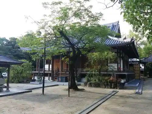 昆陽寺の本殿・本堂