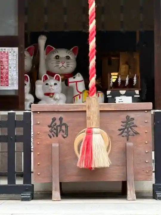 今戸神社の{uncategorized: "未分類", other: "その他", undefined: "問題あり", building: "その他建物", grave: "お墓", sacred_gate: "鳥居", guardian: "狛犬", statue: "像", buddha: "仏像", history: "歴史", nature: "自然", garden: "庭園", animal: "動物", pagoda: "塔", temizu: "手水舎", mountain_gate: "山門・神門", sanctuary: "本殿・本堂", subordinate: "末社・摂社", art: "芸術", scenery: "景色", jizo: "地蔵", ema: "絵馬", goshuin: "御朱印", omikuji: "おみくじ", items: "授与品その他", amulet: "お守り", goshuincho: "御朱印帳", eats: "食事", festival: "お祭り", votive_dance: "神楽", shichigosan: "七五三参", wedding: "結婚式", experience: "体験その他", initially: "初詣", around: "周辺", anti_infection: "感染症対策"}