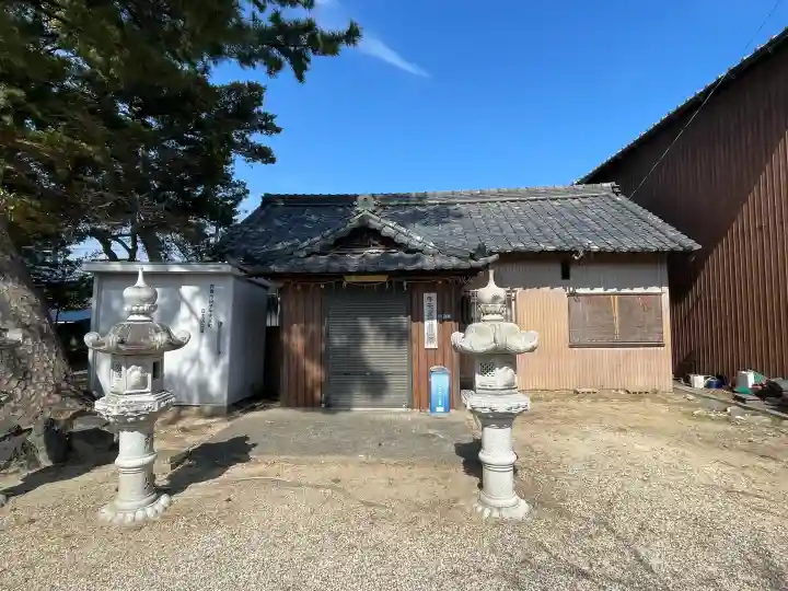 勝速日神社の{uncategorized: "未分類", other: "その他", undefined: "問題あり", building: "その他建物", grave: "お墓", sacred_gate: "鳥居", guardian: "狛犬", statue: "像", buddha: "仏像", history: "歴史", nature: "自然", garden: "庭園", animal: "動物", pagoda: "塔", temizu: "手水舎", mountain_gate: "山門・神門", sanctuary: "本殿・本堂", subordinate: "末社・摂社", art: "芸術", scenery: "景色", jizo: "地蔵", ema: "絵馬", goshuin: "御朱印", omikuji: "おみくじ", items: "授与品その他", amulet: "お守り", goshuincho: "御朱印帳", eats: "食事", festival: "お祭り", votive_dance: "神楽", shichigosan: "七五三参", wedding: "結婚式", experience: "体験その他", initially: "初詣", around: "周辺", anti_infection: "感染症対策"}