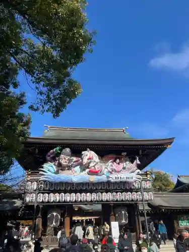 寒川神社の{uncategorized: "未分類", other: "その他", undefined: "問題あり", building: "その他建物", grave: "お墓", sacred_gate: "鳥居", guardian: "狛犬", statue: "像", buddha: "仏像", history: "歴史", nature: "自然", garden: "庭園", animal: "動物", pagoda: "塔", temizu: "手水舎", mountain_gate: "山門・神門", sanctuary: "本殿・本堂", subordinate: "末社・摂社", art: "芸術", scenery: "景色", jizo: "地蔵", ema: "絵馬", goshuin: "御朱印", omikuji: "おみくじ", items: "授与品その他", amulet: "お守り", goshuincho: "御朱印帳", eats: "食事", festival: "お祭り", votive_dance: "神楽", shichigosan: "七五三参", wedding: "結婚式", experience: "体験その他", initially: "初詣", around: "周辺", anti_infection: "感染症対策"}