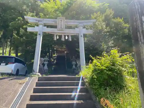 嘯吹神社の{uncategorized: "未分類", other: "その他", undefined: "問題あり", building: "その他建物", grave: "お墓", sacred_gate: "鳥居", guardian: "狛犬", statue: "像", buddha: "仏像", history: "歴史", nature: "自然", garden: "庭園", animal: "動物", pagoda: "塔", temizu: "手水舎", mountain_gate: "山門・神門", sanctuary: "本殿・本堂", subordinate: "末社・摂社", art: "芸術", scenery: "景色", jizo: "地蔵", ema: "絵馬", goshuin: "御朱印", omikuji: "おみくじ", items: "授与品その他", amulet: "お守り", goshuincho: "御朱印帳", eats: "食事", festival: "お祭り", votive_dance: "神楽", shichigosan: "七五三参", wedding: "結婚式", experience: "体験その他", initially: "初詣", around: "周辺", anti_infection: "感染症対策"}