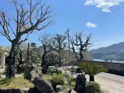 慈眼寺の{uncategorized: "未分類", other: "その他", undefined: "問題あり", building: "その他建物", grave: "お墓", sacred_gate: "鳥居", guardian: "狛犬", statue: "像", buddha: "仏像", history: "歴史", nature: "自然", garden: "庭園", animal: "動物", pagoda: "塔", temizu: "手水舎", mountain_gate: "山門・神門", sanctuary: "本殿・本堂", subordinate: "末社・摂社", art: "芸術", scenery: "景色", jizo: "地蔵", ema: "絵馬", goshuin: "御朱印", omikuji: "おみくじ", items: "授与品その他", amulet: "お守り", goshuincho: "御朱印帳", eats: "食事", festival: "お祭り", votive_dance: "神楽", shichigosan: "七五三参", wedding: "結婚式", experience: "体験その他", initially: "初詣", around: "周辺", anti_infection: "感染症対策"}