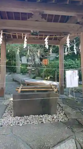 荏柄天神社の手水舎