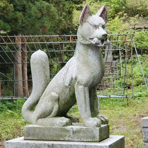 尾札部稲荷神社の狛犬