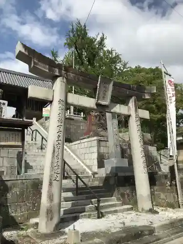 曩祖八幡宮の鳥居