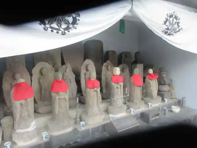 傍示堂石塔群(神奈川県)