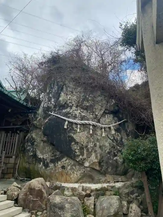 和布刈神社の{uncategorized: "未分類", other: "その他", undefined: "問題あり", building: "その他建物", grave: "お墓", sacred_gate: "鳥居", guardian: "狛犬", statue: "像", buddha: "仏像", history: "歴史", nature: "自然", garden: "庭園", animal: "動物", pagoda: "塔", temizu: "手水舎", mountain_gate: "山門・神門", sanctuary: "本殿・本堂", subordinate: "末社・摂社", art: "芸術", scenery: "景色", jizo: "地蔵", ema: "絵馬", goshuin: "御朱印", omikuji: "おみくじ", items: "授与品その他", amulet: "お守り", goshuincho: "御朱印帳", eats: "食事", festival: "お祭り", votive_dance: "神楽", shichigosan: "七五三参", wedding: "結婚式", experience: "体験その他", initially: "初詣", around: "周辺", anti_infection: "感染症対策"}
