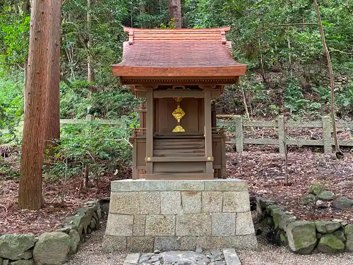 枚岡神社の末社・摂社