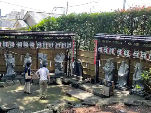 中野沼袋氷川神社の像