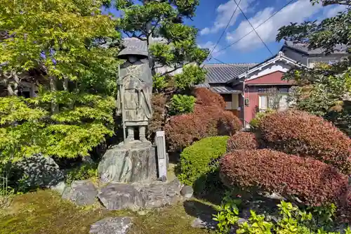 法光寺の像