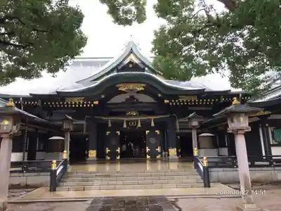 穴八幡宮の本殿・本堂