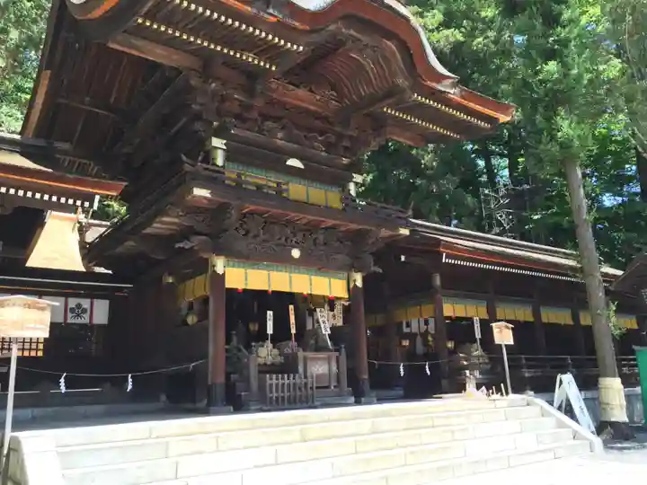 諏訪大社下社秋宮の本殿・本堂