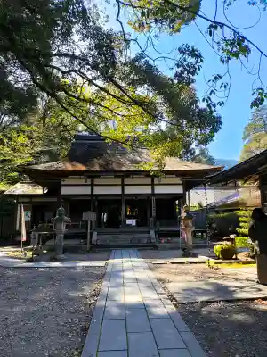 園城寺（三井寺）の{uncategorized: "未分類", other: "その他", undefined: "問題あり", building: "その他建物", grave: "お墓", sacred_gate: "鳥居", guardian: "狛犬", statue: "像", buddha: "仏像", history: "歴史", nature: "自然", garden: "庭園", animal: "動物", pagoda: "塔", temizu: "手水舎", mountain_gate: "山門・神門", sanctuary: "本殿・本堂", subordinate: "末社・摂社", art: "芸術", scenery: "景色", jizo: "地蔵", ema: "絵馬", goshuin: "御朱印", omikuji: "おみくじ", items: "授与品その他", amulet: "お守り", goshuincho: "御朱印帳", eats: "食事", festival: "お祭り", votive_dance: "神楽", shichigosan: "七五三参", wedding: "結婚式", experience: "体験その他", initially: "初詣", around: "周辺", anti_infection: "感染症対策"}
