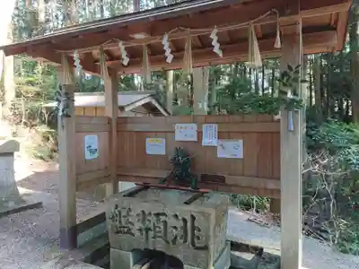 川添神社の手水舎