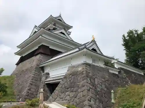 月岡神社の周辺