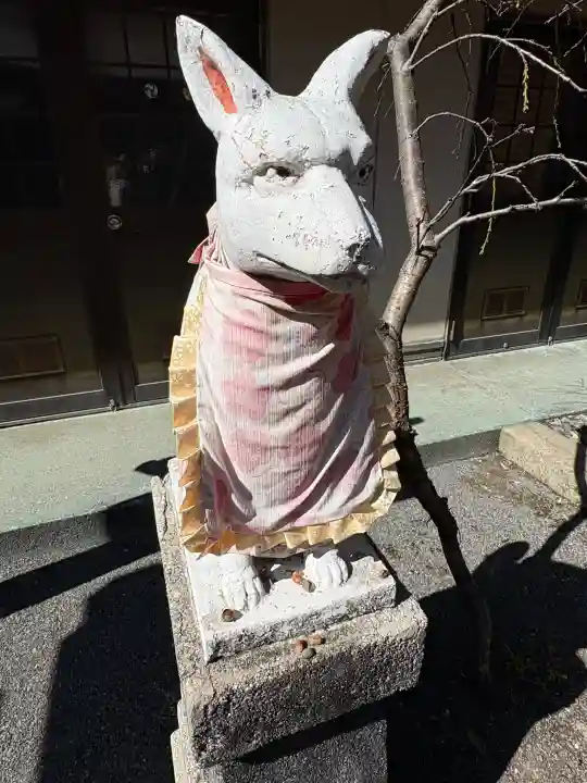 小梳神社の{uncategorized: "未分類", other: "その他", undefined: "問題あり", building: "その他建物", grave: "お墓", sacred_gate: "鳥居", guardian: "狛犬", statue: "像", buddha: "仏像", history: "歴史", nature: "自然", garden: "庭園", animal: "動物", pagoda: "塔", temizu: "手水舎", mountain_gate: "山門・神門", sanctuary: "本殿・本堂", subordinate: "末社・摂社", art: "芸術", scenery: "景色", jizo: "地蔵", ema: "絵馬", goshuin: "御朱印", omikuji: "おみくじ", items: "授与品その他", amulet: "お守り", goshuincho: "御朱印帳", eats: "食事", festival: "お祭り", votive_dance: "神楽", shichigosan: "七五三参", wedding: "結婚式", experience: "体験その他", initially: "初詣", around: "周辺", anti_infection: "感染症対策"}