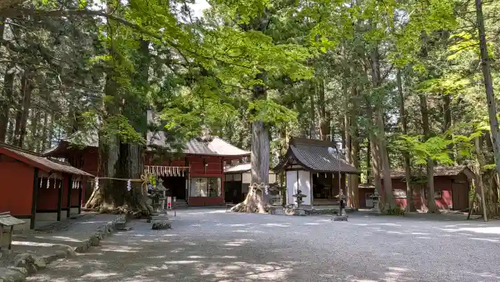 北口本宮冨士浅間神社の{uncategorized: "未分類", other: "その他", undefined: "問題あり", building: "その他建物", grave: "お墓", sacred_gate: "鳥居", guardian: "狛犬", statue: "像", buddha: "仏像", history: "歴史", nature: "自然", garden: "庭園", animal: "動物", pagoda: "塔", temizu: "手水舎", mountain_gate: "山門・神門", sanctuary: "本殿・本堂", subordinate: "末社・摂社", art: "芸術", scenery: "景色", jizo: "地蔵", ema: "絵馬", goshuin: "御朱印", omikuji: "おみくじ", items: "授与品その他", amulet: "お守り", goshuincho: "御朱印帳", eats: "食事", festival: "お祭り", votive_dance: "神楽", shichigosan: "七五三参", wedding: "結婚式", experience: "体験その他", initially: "初詣", around: "周辺", anti_infection: "感染症対策"}