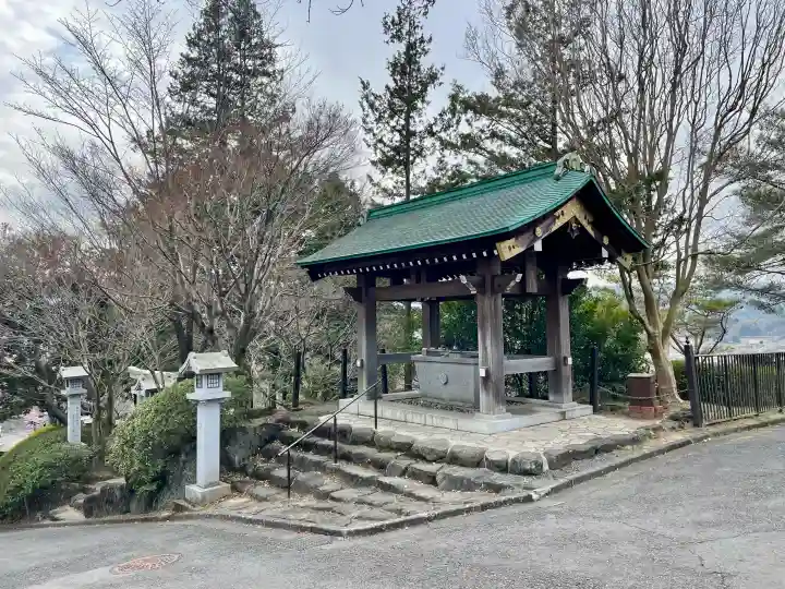 常陸国出雲大社の{uncategorized: "未分類", other: "その他", undefined: "問題あり", building: "その他建物", grave: "お墓", sacred_gate: "鳥居", guardian: "狛犬", statue: "像", buddha: "仏像", history: "歴史", nature: "自然", garden: "庭園", animal: "動物", pagoda: "塔", temizu: "手水舎", mountain_gate: "山門・神門", sanctuary: "本殿・本堂", subordinate: "末社・摂社", art: "芸術", scenery: "景色", jizo: "地蔵", ema: "絵馬", goshuin: "御朱印", omikuji: "おみくじ", items: "授与品その他", amulet: "お守り", goshuincho: "御朱印帳", eats: "食事", festival: "お祭り", votive_dance: "神楽", shichigosan: "七五三参", wedding: "結婚式", experience: "体験その他", initially: "初詣", around: "周辺", anti_infection: "感染症対策"}