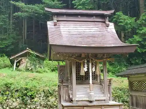 二村神社の末社