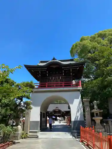 荒井神社の山門