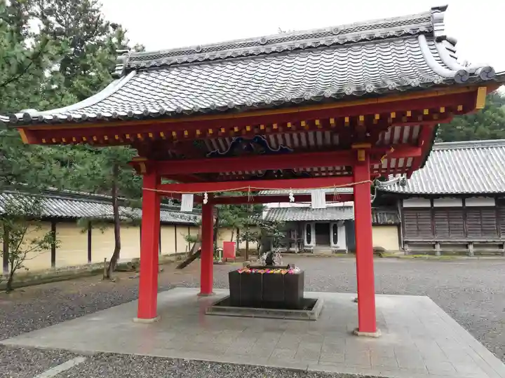 美濃國一宮 南宮大社の手水舎