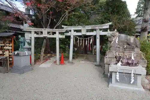 萱野神社の末社・摂社