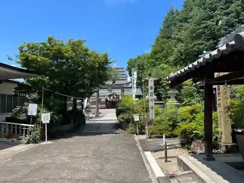 新羅神社の建物その他