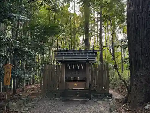 香取神宮奥宮の{uncategorized: "未分類", other: "その他", undefined: "問題あり", building: "その他建物", grave: "お墓", sacred_gate: "鳥居", guardian: "狛犬", statue: "像", buddha: "仏像", history: "歴史", nature: "自然", garden: "庭園", animal: "動物", pagoda: "塔", temizu: "手水舎", mountain_gate: "山門・神門", sanctuary: "本殿・本堂", subordinate: "末社・摂社", art: "芸術", scenery: "景色", jizo: "地蔵", ema: "絵馬", goshuin: "御朱印", omikuji: "おみくじ", items: "授与品その他", amulet: "お守り", goshuincho: "御朱印帳", eats: "食事", festival: "お祭り", votive_dance: "神楽", shichigosan: "七五三参", wedding: "結婚式", experience: "体験その他", initially: "初詣", around: "周辺", anti_infection: "感染症対策"}